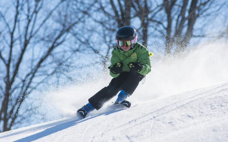 Ski areál Alšovka nabízí školákům za dobré vysvědčení celodenní skipas zdarma