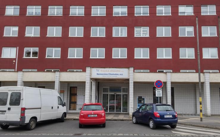 Krajská zdravotní odvolala zákaz návštěv v chomutovské nemocnici