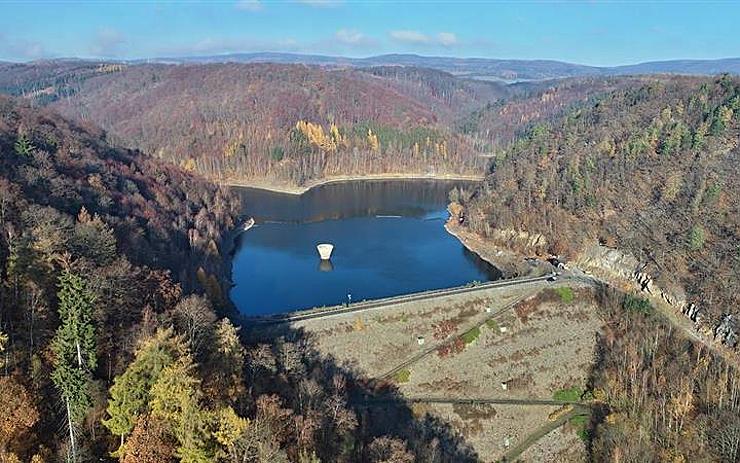 Vyrazte na kolo nebo na procházku. Cesta kolem jirkovské přehrady je znovu otevřená