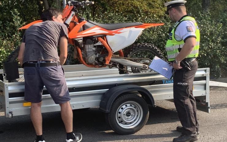 Policisté na Chomutovsku kontrolovali hlavně motorkáře. Měli vše v pořádku?