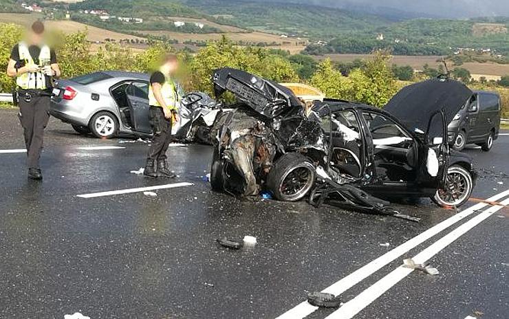 19 nehod na silnicích I. třídy, jeden ztracený život. Policisté zhodnotili září na silnicích Chomutovska