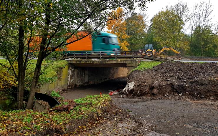 OBRAZEM: Podchod pod „třináctkou“ do Prunéřovského údolí už se pomalu klube