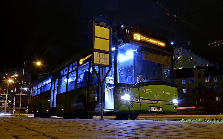 V neděli se mění jízdní řády pro autobusy i vlaky. A od ledna mírně podraží jízdné