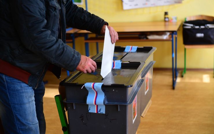 Češi žijící v zahraničí budou ve sněmovních volbách vybírat kandidáty z Ústeckého kraje