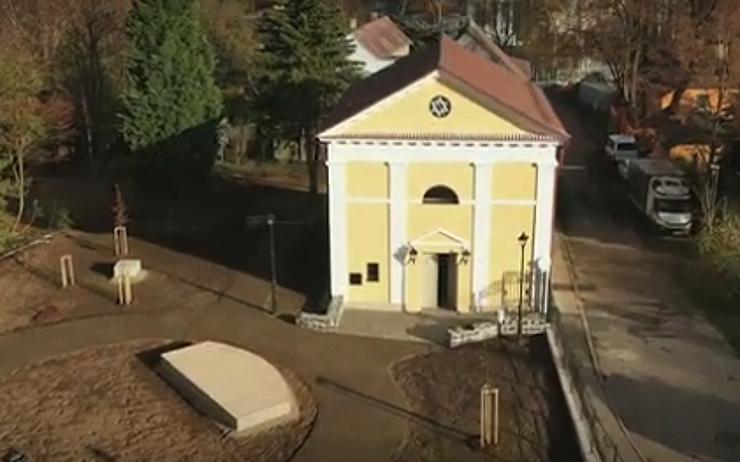 VIDEO: Synagogu v Jirkově čeká slavnostní otevření! Podívejte, jak probíhala její rekonstrukce