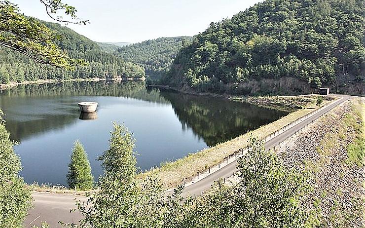 PTÁTE SE: Proč je v tomto období zavřená cesta kolem jirkovské přehrady? Tady je vysvětlení 