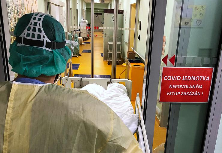 Zasedl krizový štáb Chomutova. Kolik lidí leží v nemocnici s koronavirem a máme tu britskou mutaci?