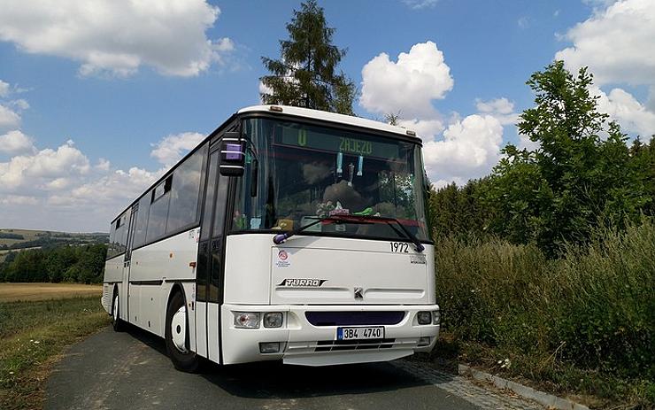 Autobusová linka z Božího Daru do Prahy a zpět nabízí nové víkendové spoje