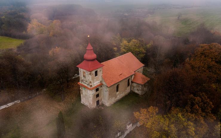 V zaniklé obci Mikulovice u Klášterce bude pamětní deska připomínat německé hřbitovy