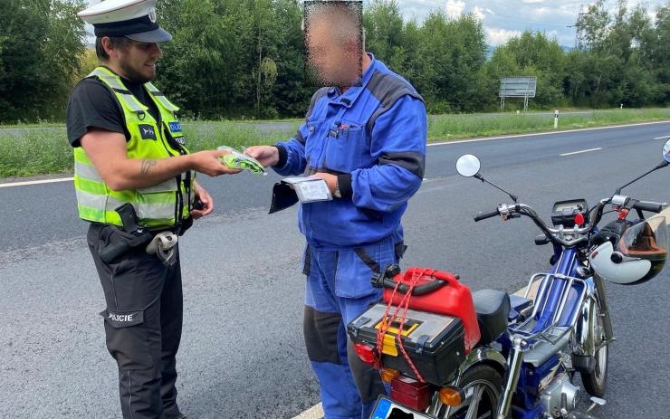 Policisté si na Chomutovsku posvítili na motorkáře. Padlo celkem 49 pokut