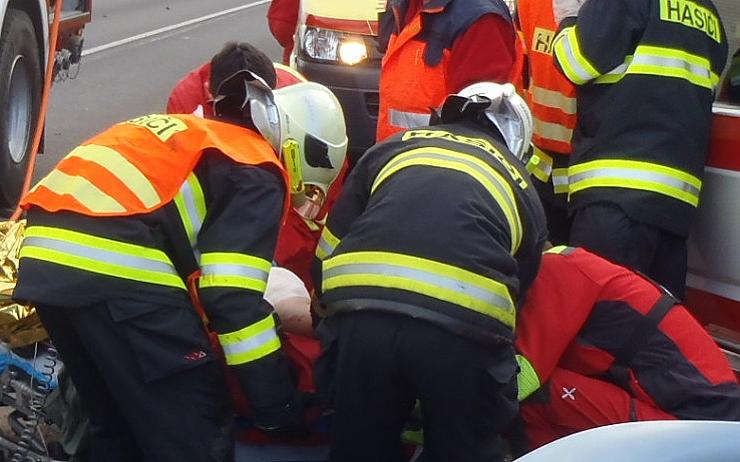 Policie popsala tragédii u Strupčic. Řidič vjel do protisměru, kde posrážel motorkáře!