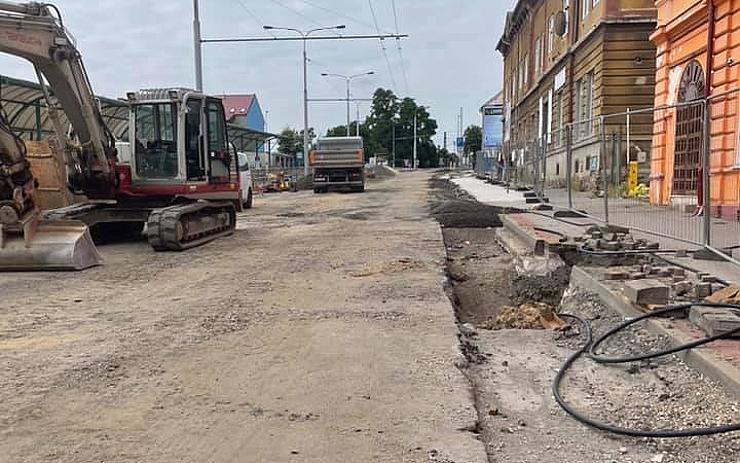 V Chomutově rekonstruují zastaralé vodovody a kanalizace, tady všude můžete narazit na dělníky