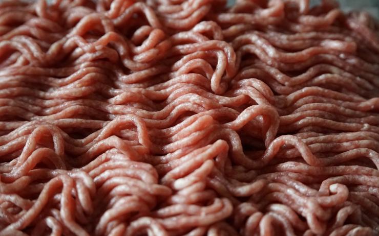 Nejezte mleté maso z Lidlu! Veterináři ho stahují z trhu kvůli nadlimitnímu obsahu antibiotik