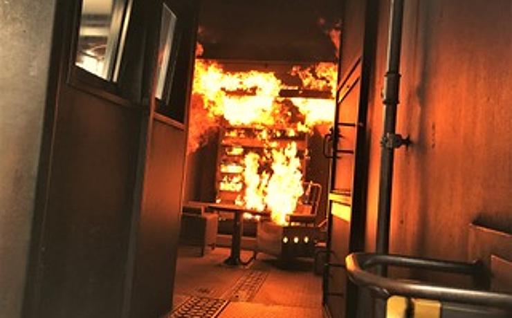 OBRAZEM: V elektrárně hořel rodinný dům! Takto hasiči cvičili jeho uhašení