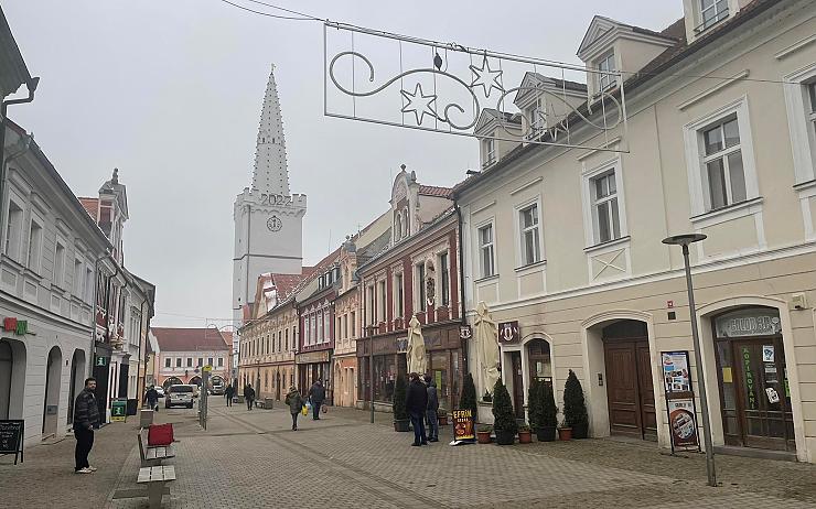 I víkend bude teplý, ale pak přijde zlom. Dočkáme se bílých Vánoc?