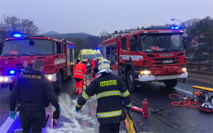 Policisté hledají svědky vážné nehody na třináctce. Došlo k těžkému zranění, řidič z místa ujel