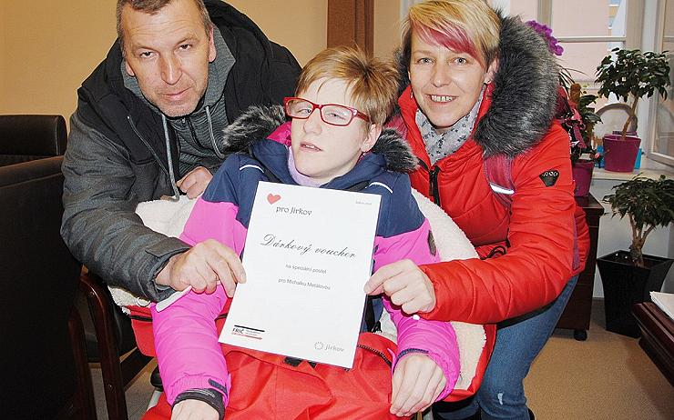 Transparentní účet Srdcem pro Jirkov pomůže i dvanáctileté Michalce. Dívenka potřebuje speciální postel