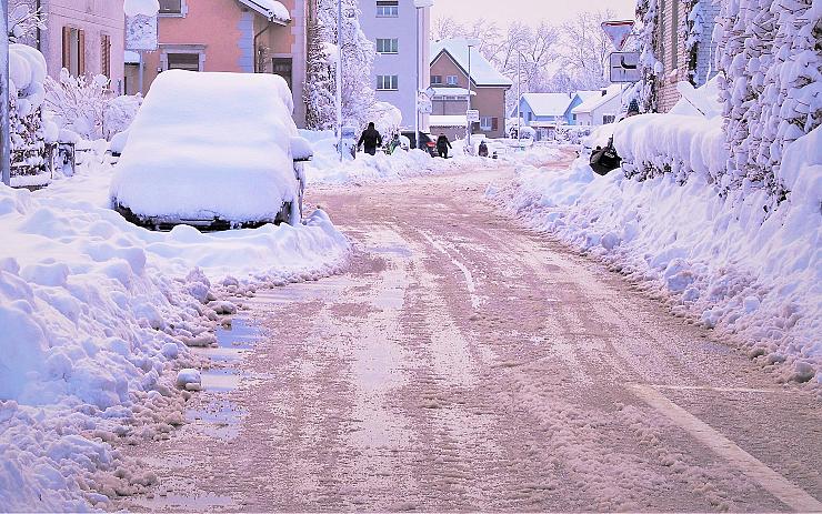 Meteorologové vydali výstrahu pro Chomutovsko: Hrozí opět sněhové jazyky, na horách čekejte závěje!