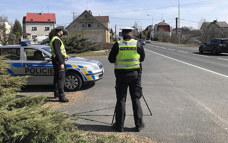 Znáte místa na silnicích, kde řidiči často porušují předpisy? Pomozte je policistům vybrat