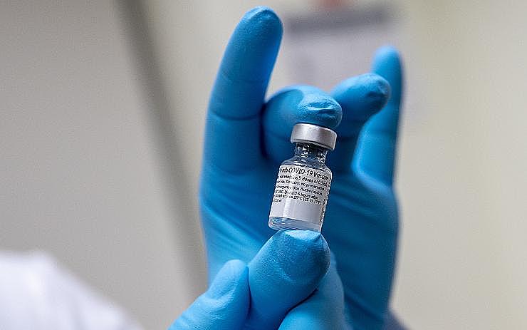PŘEHLEDNĚ: Očkovací centra Krajské zdravotní upravují provozní dobu