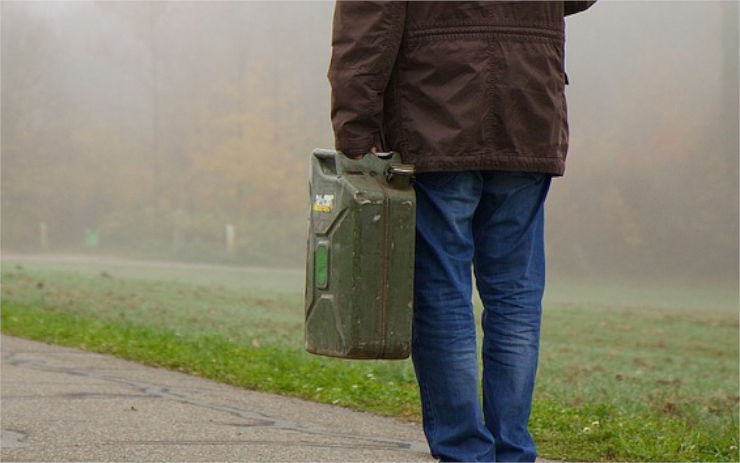 Nutí zdražování paliva lidi k zoufalým činům? Policisté u sousedů řeší už dvě krádeže nafty