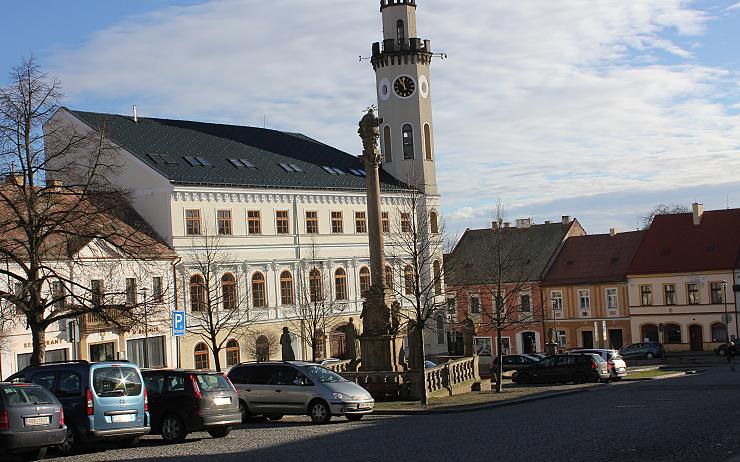 Klášterec se připojí k Hodině Země, do tmy se ponoří radnice i zámek. Přidáte se také?