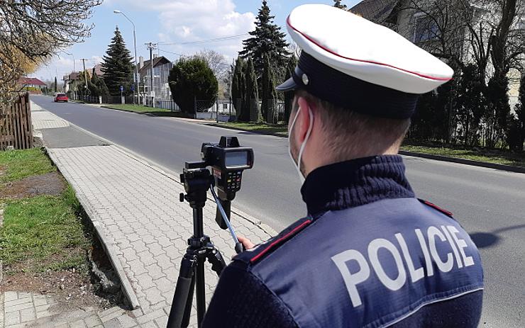 Je tu opět Speed marathon! Na kterých místech ve vašem městě či okrese budou policisté měřit rychlost?