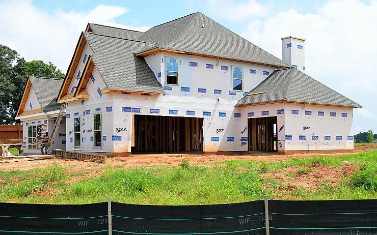 Ekonom: Chystáte se stavět dům? Zaplatíte o miliony více než před dvěma roky