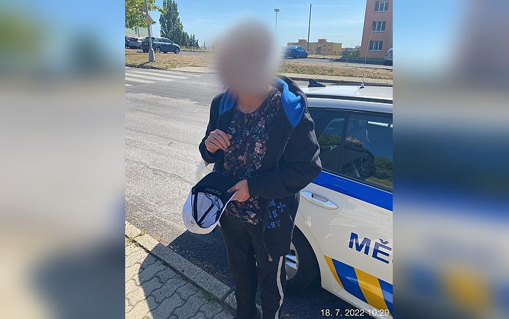 Strážníci v Chomutově zadrželi ženu hledanou Policií ČR