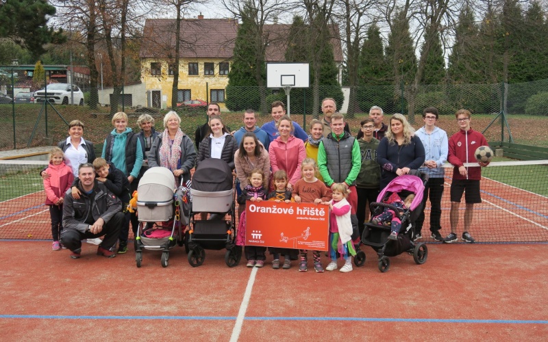 Měděnec má nové sportovní hřiště. Bude sloužit nejen místním, ale i osadníkům z řad chatařů a chalupářů