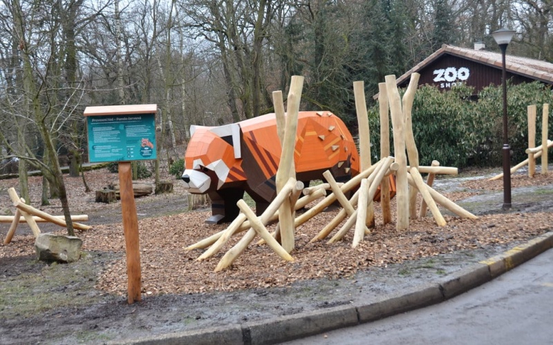Panda červená v bambusovém háji bojuje o uznání architektů. Kde najdete tuto prolézačku?