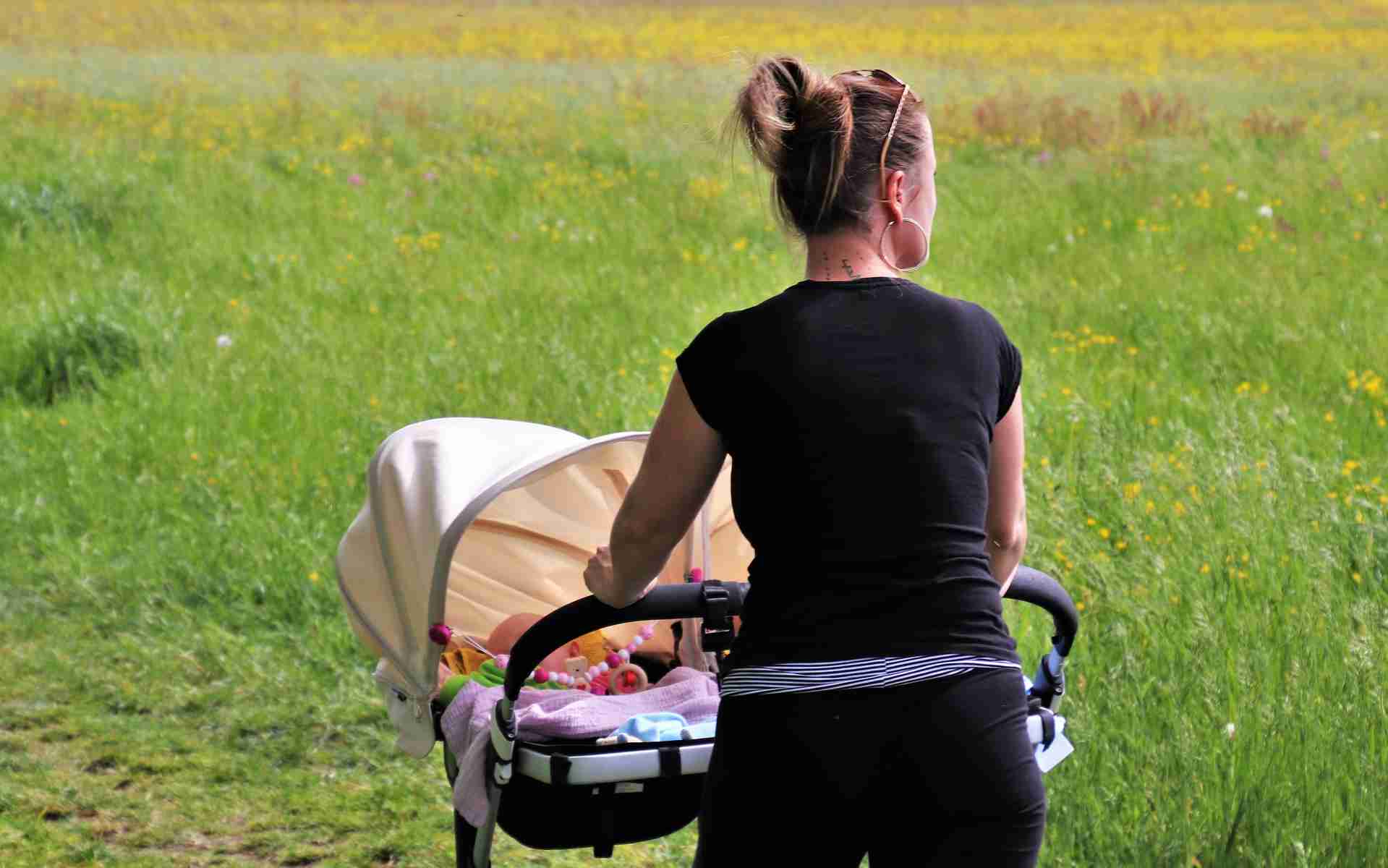 Žena chtěla provést zboží v kočárku. Z krádeže jí usvědčil kamerový záznam