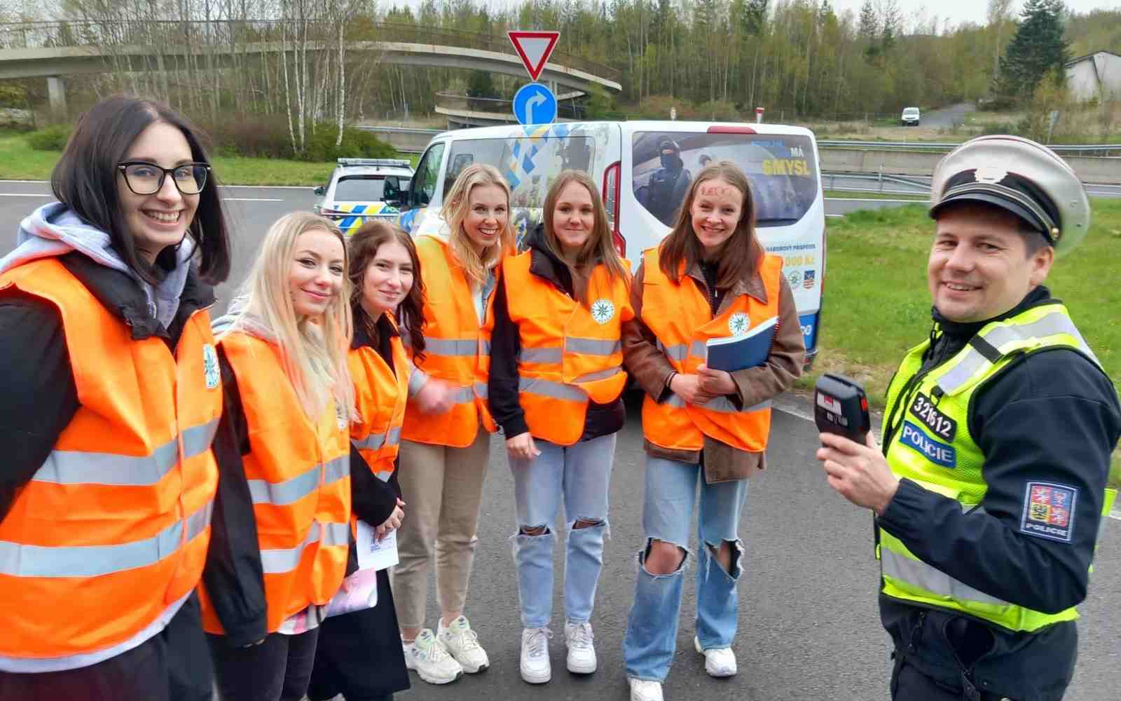 Do dopravně bezpečnostní akce se zapojili i studenti ze Sokolova