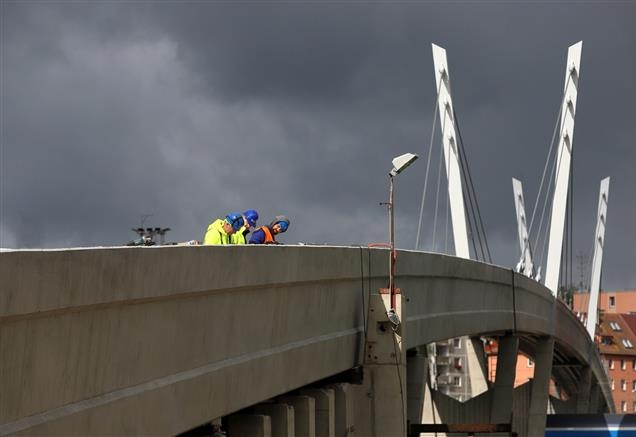 Stavba lávky přes nádraží v Chebu finišuje. Dokončena bude na konci letních prázdnin