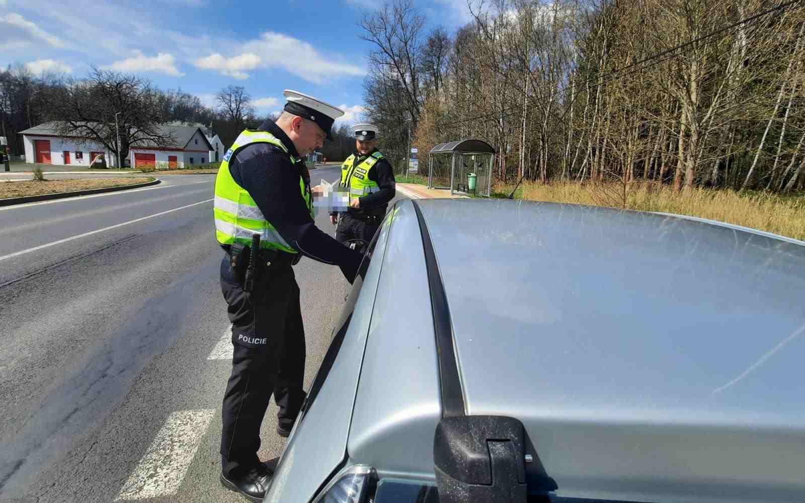 Opět sedl za volat! Policisté chytili muže se zákazy řízení