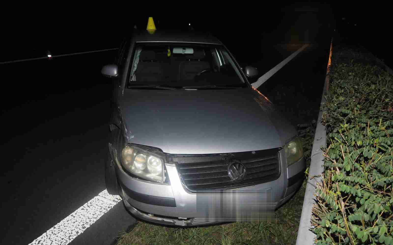 FOTO: Ozvěte se! Policisté pátrají po svědcích, kteří viděli jet toto auto na dálnici v protisměru. Pomohou při objasnění nehody