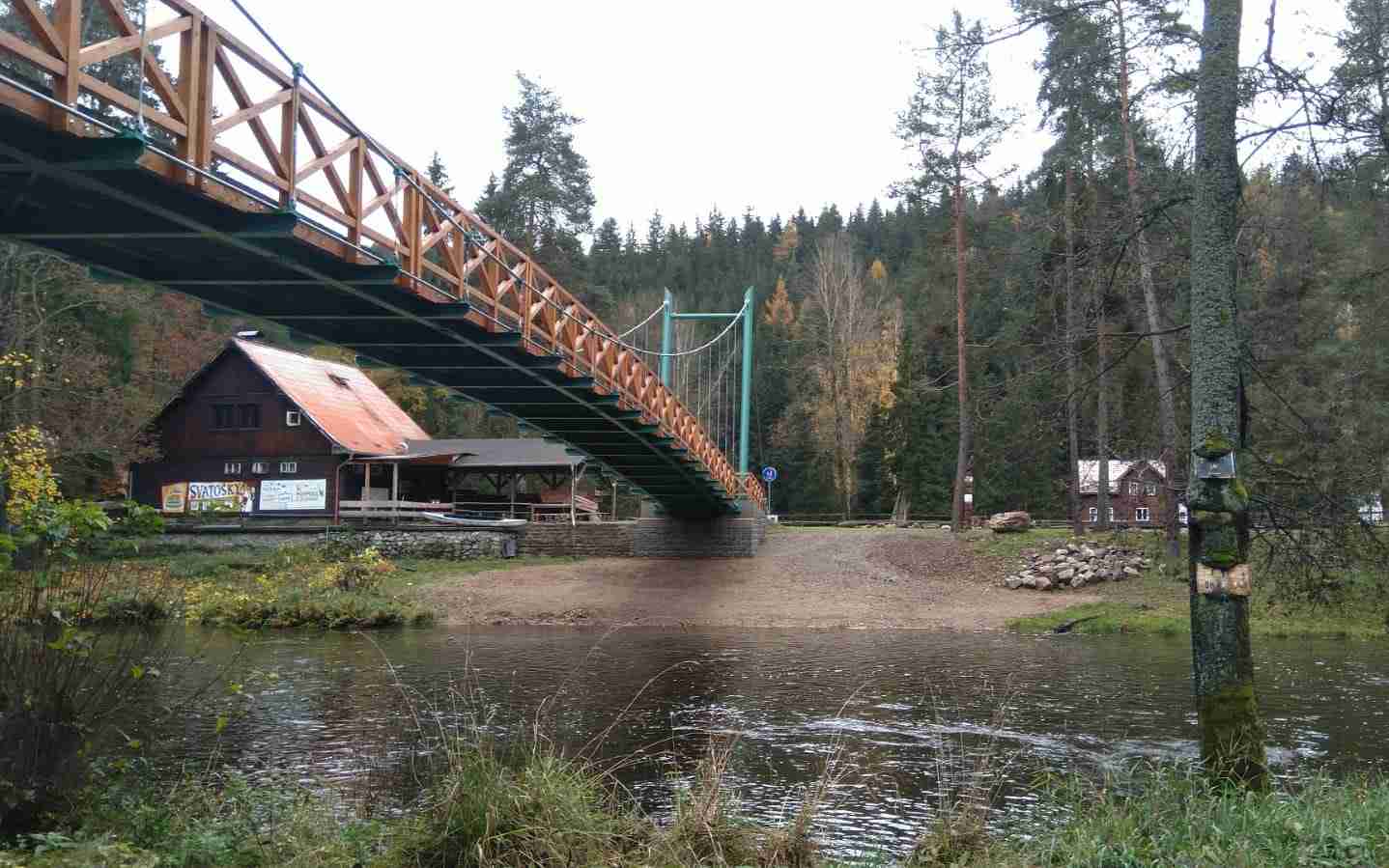 Volnočasový areál u Svatošských skal by měl být dostupnější pro turisty. Kraj tam plánuje postavit i tábořiště pro vodáky