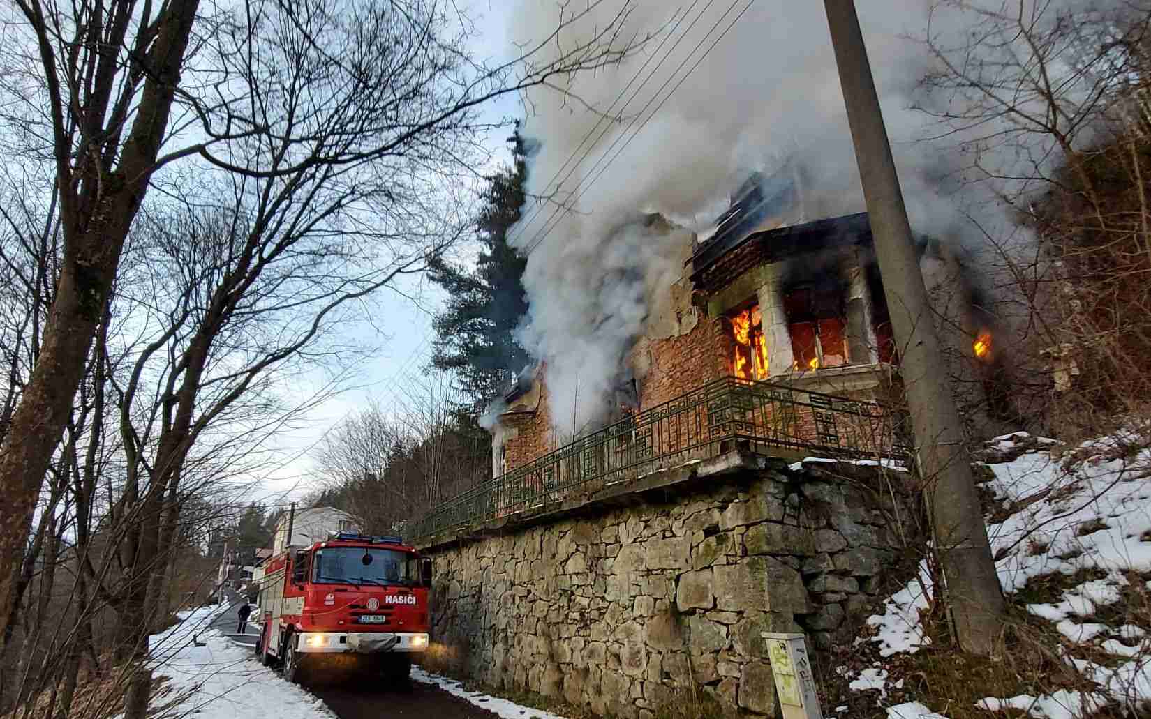 Tři požáry domů za dva dny zaměstnali hasiče v kraji