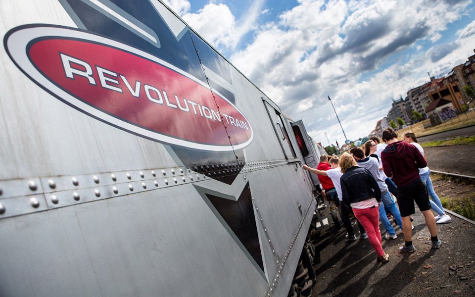 V Chodově se opět zastaví REVOLUTION TRAIN. Multimediální vlaková souprava varuje před drogami