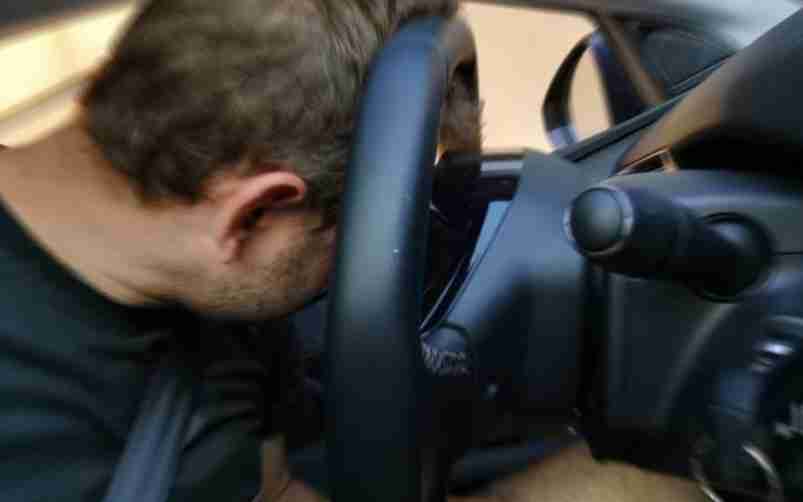Muž slavil Silvestra a opilý sednul za volant. Skončil na záchytce