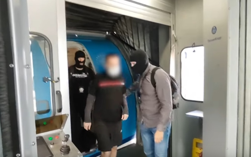 VIDEO: První případ vydání českého uprchlíka z asijské země: Podvodník z Karlovarska se ukrýval několik let v Koreji