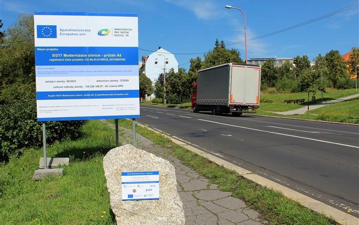 Oprava výpadovky z Aše na Cheb přinese zdržení, průjezdný tu bude vždy jen jeden jízdní pruh