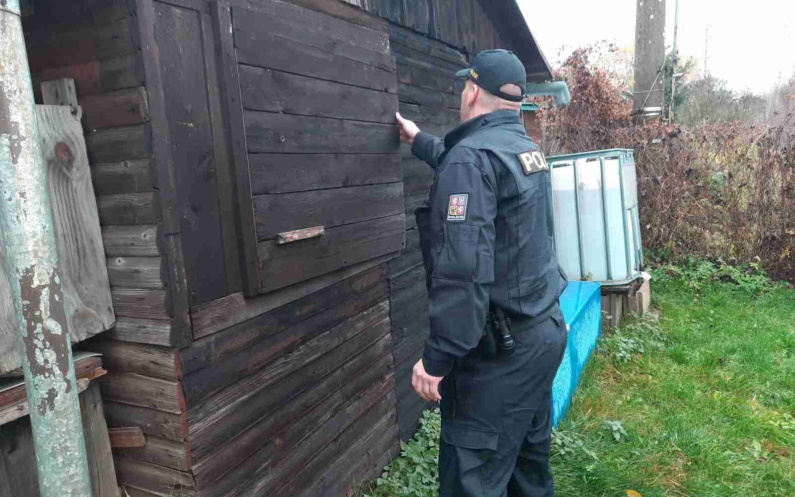 FOTO: Policisté kontrolují chatové oblasti. Zaměřili se na Aš a okolí