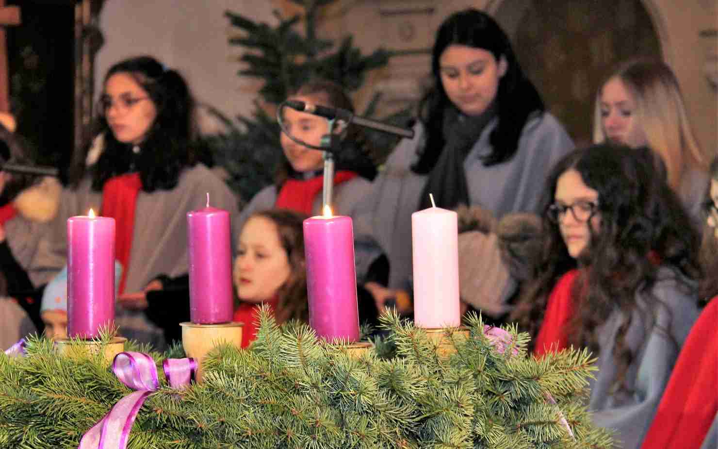 Staroměstský advent je za dveřmi. Rozsvícení vánoční výzdoby v Chodově doprovodí bohatý program