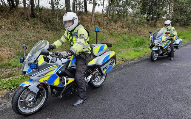 Motocyklisté vyrazili po zimě na silnice. Policisté radí, jak jezdit bezpečně
