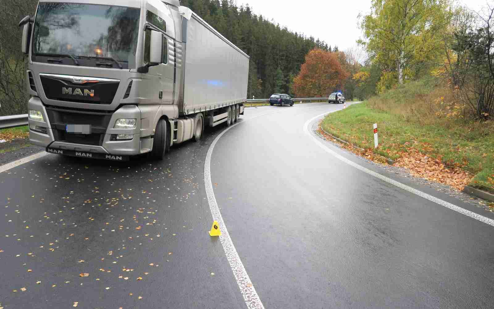 Policisté vyšetřují dvě dopravní nehody. Hledají svědky, kteří by je pomohli objasnit