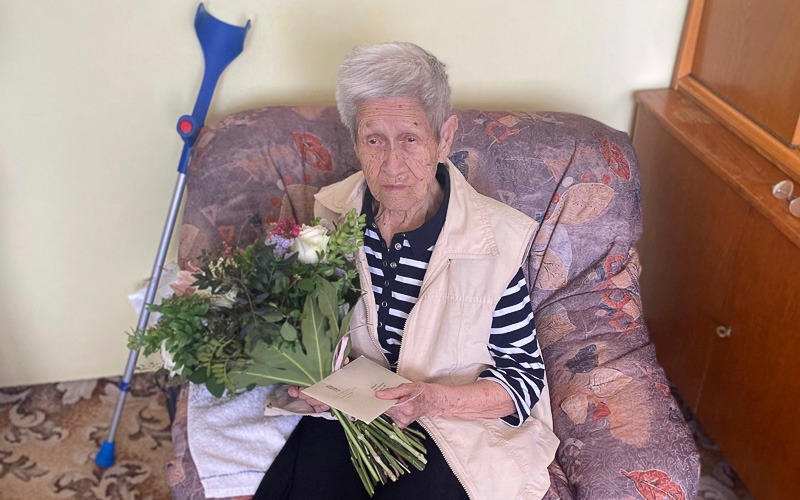  To je opravdu úctyhodný věk! Paní Chaloupková z Ostrova oslavila 100. narozeniny 