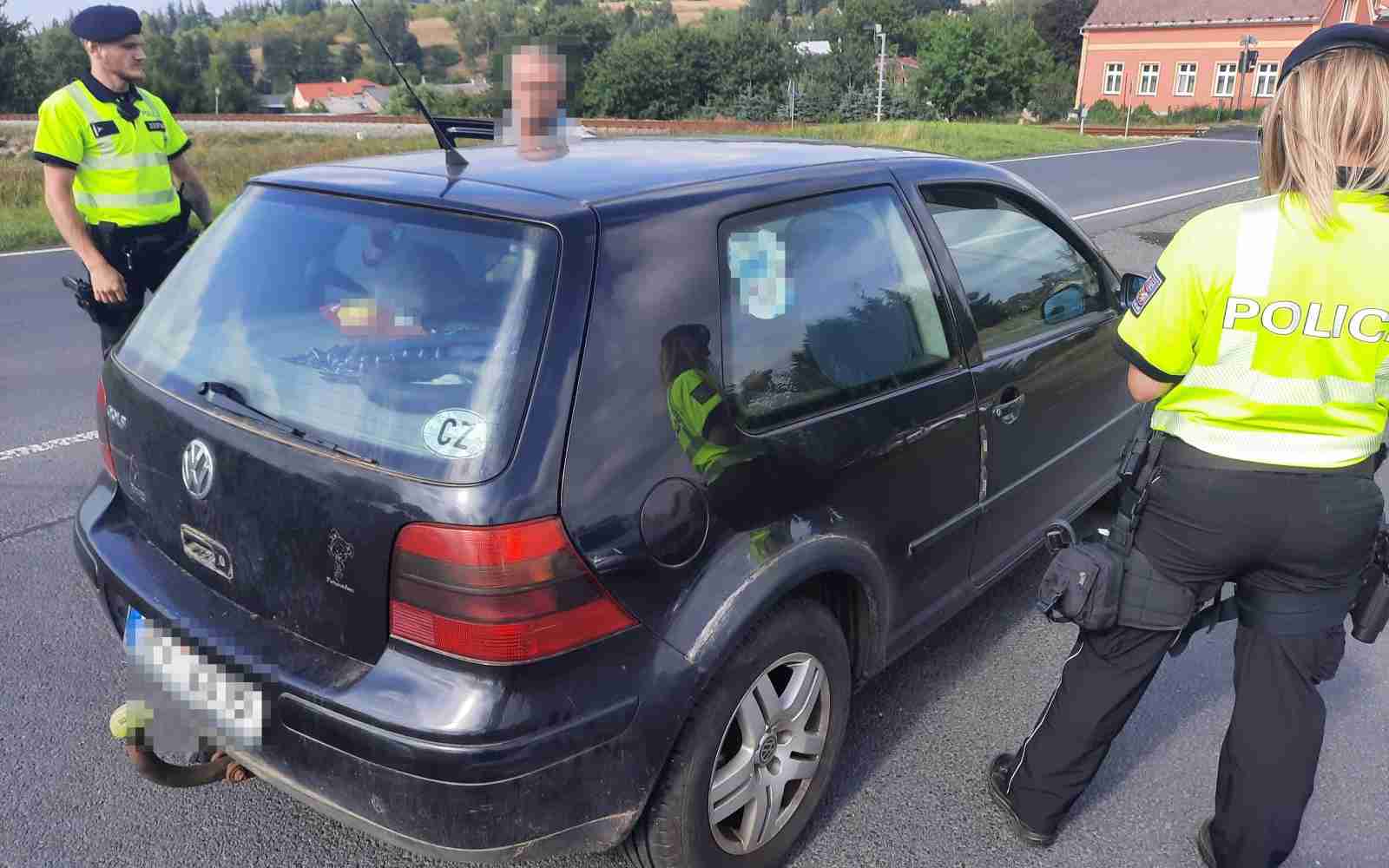 FOTO: Během dopravně bezpečnostní akce na konci prázdnin policisté zkontrolovali přes 2500 aut