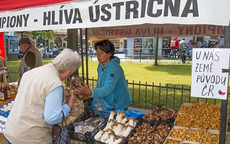 Karlovarská tržnice bude letos poprvé patřit českým farmářům. Oblíbené trhy zahajují sezónu