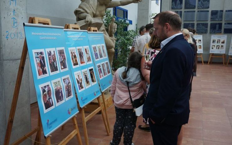 Krajský úřad zve na výstavu fotografií významných osobností filmového festivalu. I s jejich podpisy!